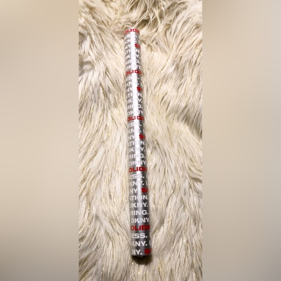 Brand New DKNY Gift Wrap Wrapping Paper - Picture 1 of 4